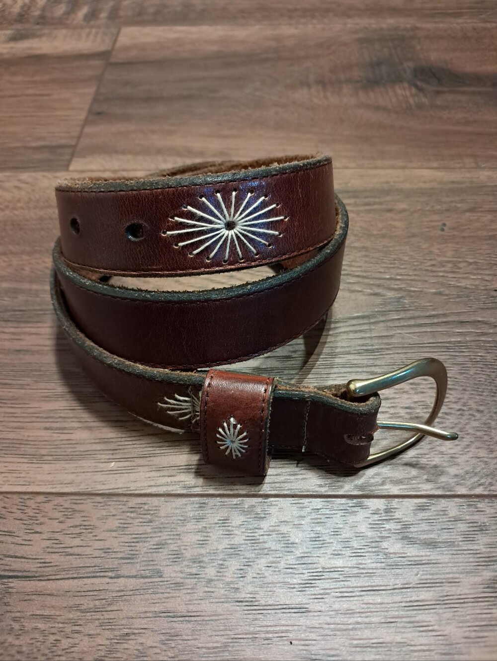 Brown Leather Women's Belt with Decorative Starburst Stitching